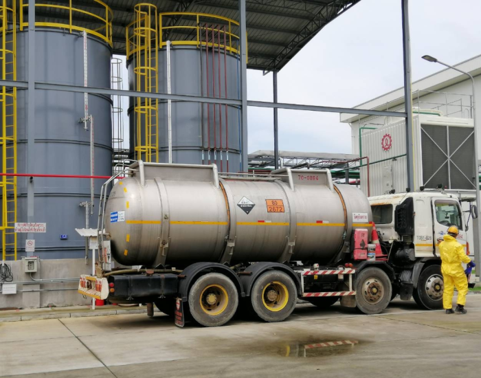 จัดส่ง แอดบลู สารละลายยูเรีย ammonium hydroxide ด้วยรถ bulk road tanker